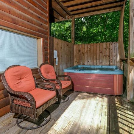 Lovers Paradise Pigeon Forge Exterior photo